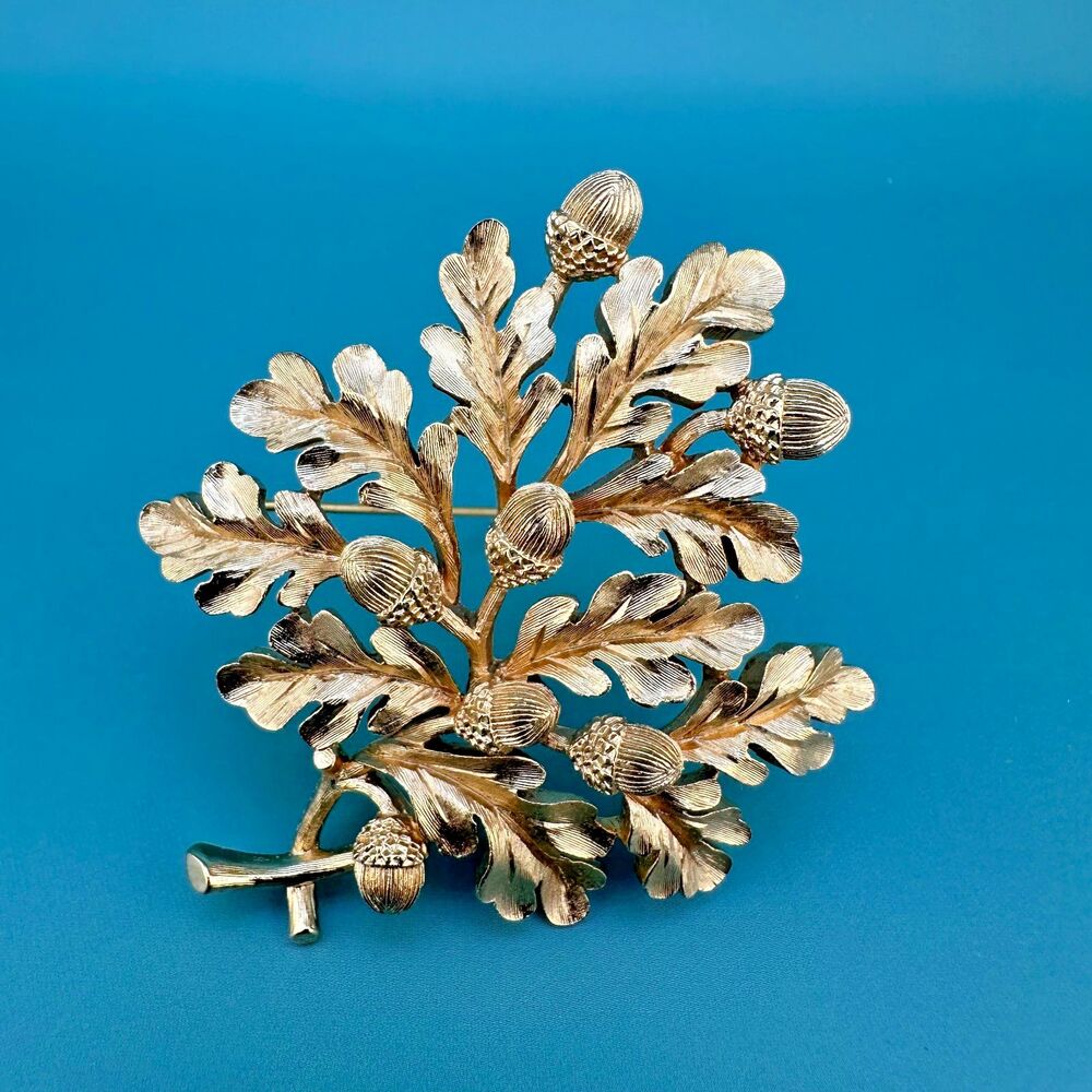 Vintage Crown Trifari Brooch Acorns Leaves Oak Tree Branch Gold Tone Signed